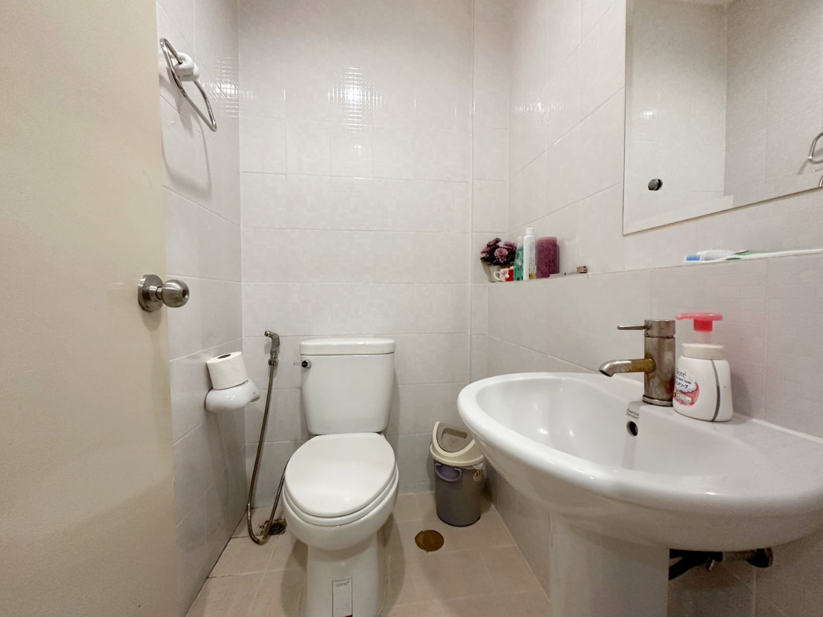 รูป ขายทาวน์เฮ้าส์ซอยนนทรี 20 สภาพดี 4 ห้องนอน  - รูปที่ 4/10