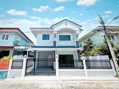 ขายบ้านแฝด โครงการ บ้านบุรีรมย์ วงแหวนฯ - ปิ่นเกล้า 2 ชั้น 3 ห้องนอน 2 ห้องน้ำ
