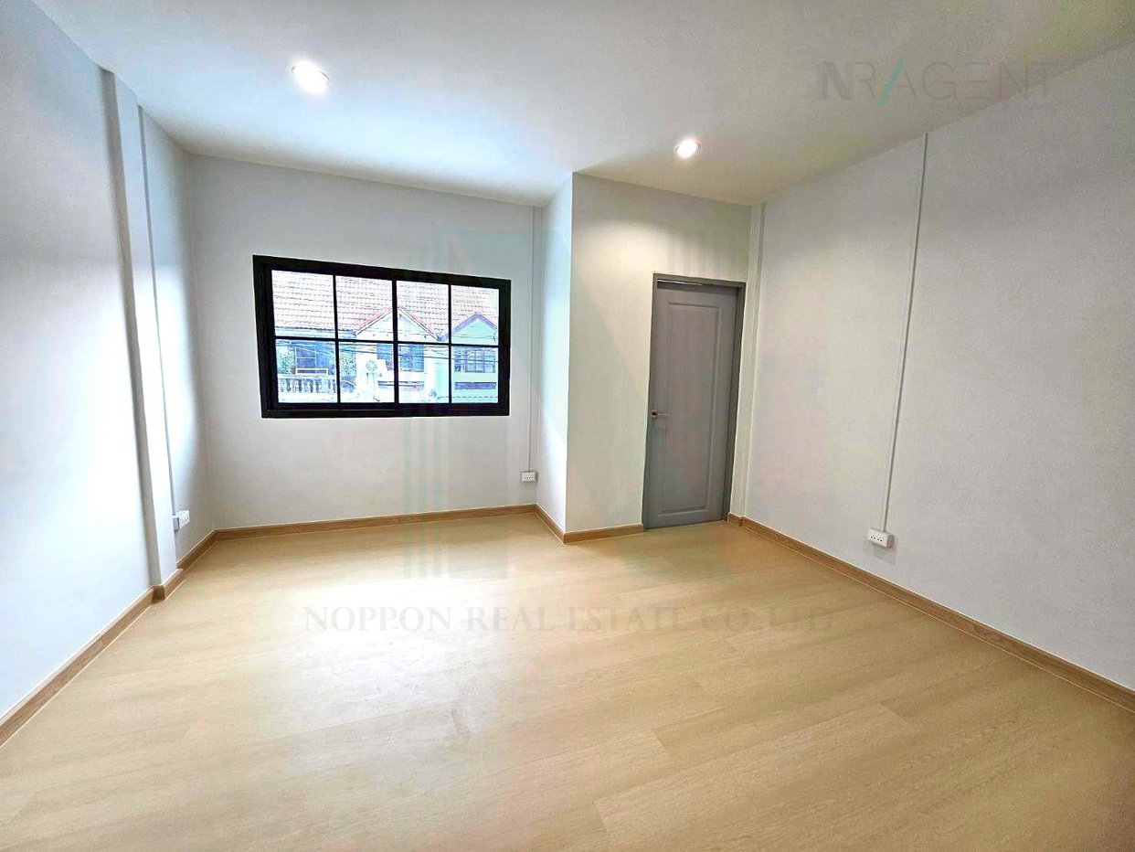 รูป 📌 ขายทาวน์เฮาส์ โครงการ หมู่บ้านอินทนนท์ ลาดปลาเค้า 83 2 ชั้น 2 ห้องนอน 2 ห้องน้ำ - รูปที่ 7/8