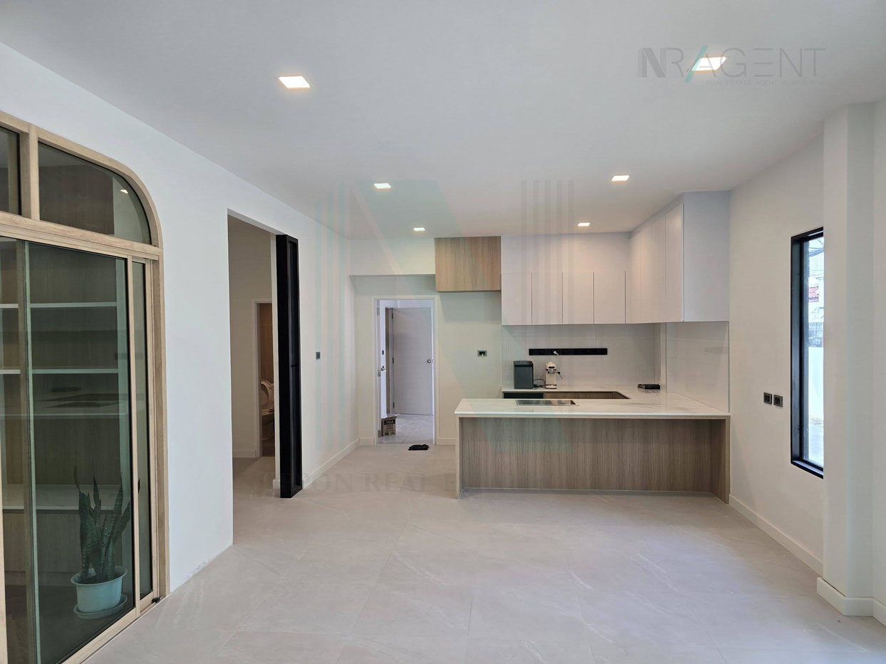 รูป ขายบ้านเดี่ยว โครงการ บ้านเมืองเอกโครงการ 3 2 ชั้น 4 ห้องนอน 5 ห้องน้ำ - รูปที่ 4/8