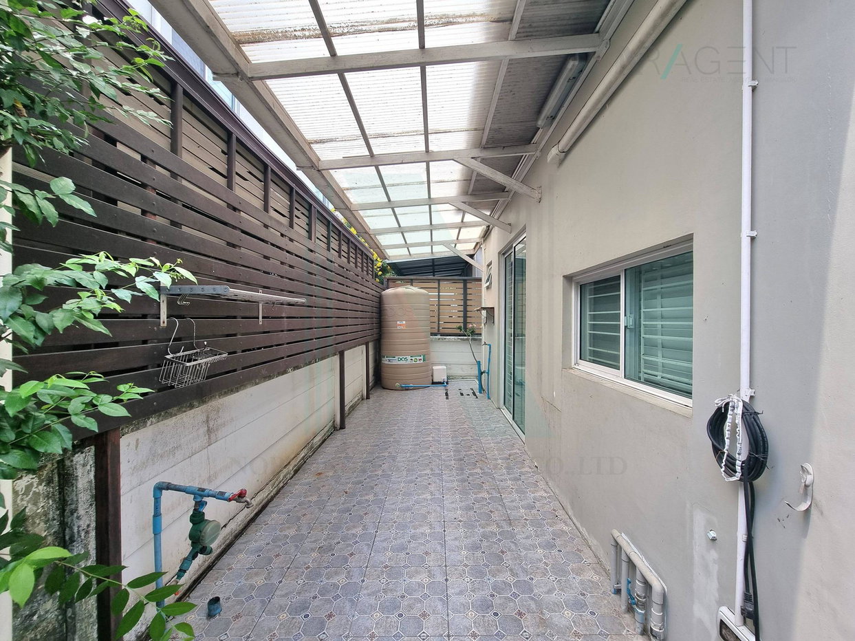 รูป ขายบ้านแฝด โครงการ เดอะวิลเลจ บางนา - วงแหวน 2 2 ชั้น 3 ห้องนอน 2 ห้องน้ำ - รูปที่ 5/8