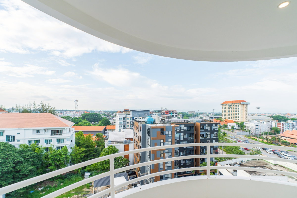 รูป  คอนโด Penthouse ห้องมุมสุดพิเศษ บนทำเลย่านเศรษฐกิจของเชียงใหม่   #C1MG100287 - รูปที่ 9/40