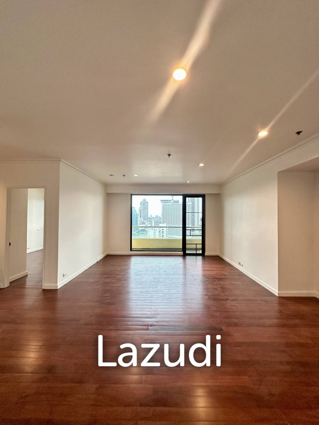 3 bedroom 2 bathroom condo 128.94 sqm. at Baan Chao Praya for rent