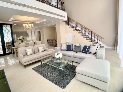 🏡✨ ให้เช่า Luxury Townhome พร้อมสระว่ายน้ำและลิฟต์ส่วนตัว 📍 349 Residence สุขุมวิท 49 | ใจกลางทองหล่อ–พร้อมพงษ์