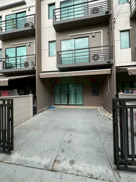 ให้เช่าทาวน์เฮาส์ 3 ชั้น บ้านกลางเมือง พหลโยธิน - รามอินทรา 3 ห้องนอน 3 ห้องน้ำ