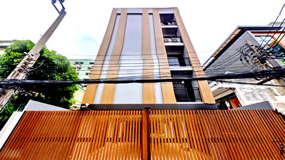 Office for rent Srinakharinwirot University Prasanmit Campus : HK0055, Office Building for rent 5 Br, Ratchada-Huai Khwang.