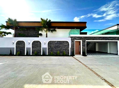 Houses for rent Chonburi : 4-Bed Villa For Rent, Baan Mae Bibury, Nong Prue Pattaya (ID 3083252)