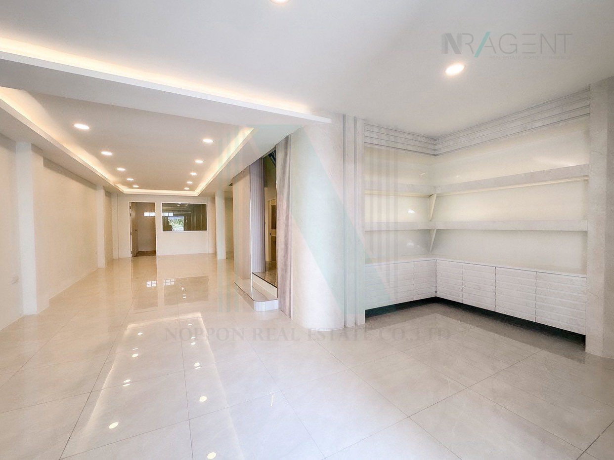 รูป ขายโฮมออฟฟิศ โครงการ บ้านกลางเมือง เออร์บาเนี่ยน พระราม 9 - ลาดพร้าว 4 ชั้น 4 ห้องนอน 7 ห้องน้ำ - รูปที่ 3/8