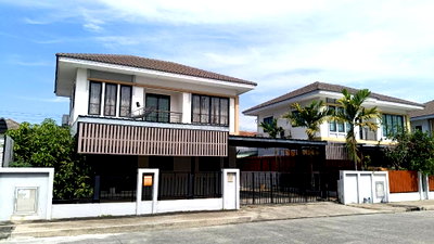 บ้านเดี่ยวให้เช่า : 🏡✨ ให้เช่าบ้านเดี่ยว — iLeaf Park วงแหวน–รังสิตคลอง 4 บ้านหลังใหญ่ พื้นที่เยอะ จอดรถได้หลายคัน