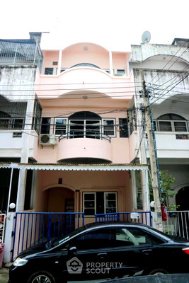 Townhouses for rent โลตัสเอ็กเพลส(สุทธิสาร) : 4-BR Townhouse For Rent, 325 Sqm, Saphan Song, Wang Thonglang (ID 1999164)