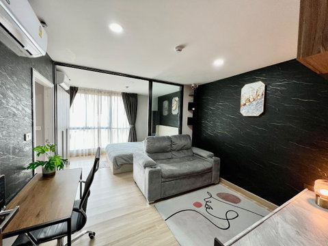 Low-Rise Condo at CBD Bangkok 1 Bed 1 Livingroom