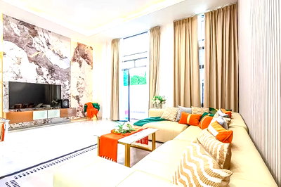 Houses for sale Phra Tamnak : Luxury Pool Villa for Sale Thappraya South Pattaya 3Bedroom