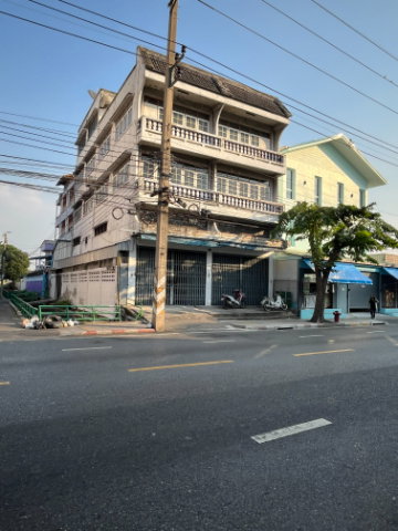 รูป ตึกแถวริมถนนวุฒากาศ ใกล้ บีทีเอส ทำเลดีมาก ให้เช่า ชั้นล่าง - รูปที่ 2/9