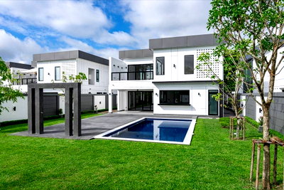 Houses for sale Hang Dong Post Office : Luxury 2-Storey Pool Villa for Sale