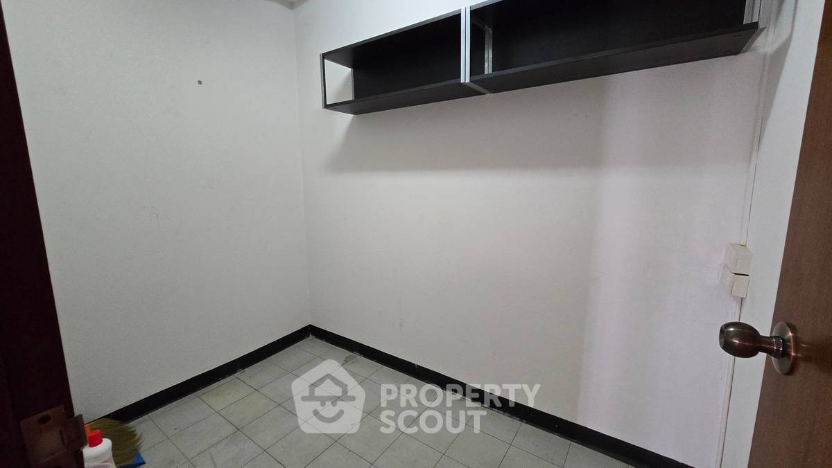 รูป คอนโด 2 ห้องนอน 135 ตร.ม. ให้เช่า ในโครงการเลียงการ์เดน ใกล้ช่องนนส (ID 3083109) - รูปที่ 5/19