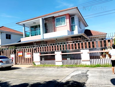 Houses for sale Pratunum : For Sell House CHUENCHOMRAT VILLAGE BANG KRUAI-SAI NOI 2-story 4 bedroom 2 bathroom
