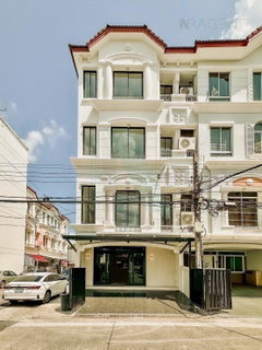 ขายโฮมออฟฟิศ โครงการ บ้านกลางเมือง เออร์บาเนี่ยน พระราม 9 - ลาดพร้าว 4 ชั้น 4 ห้องนอน 7 ห้องน้ำ