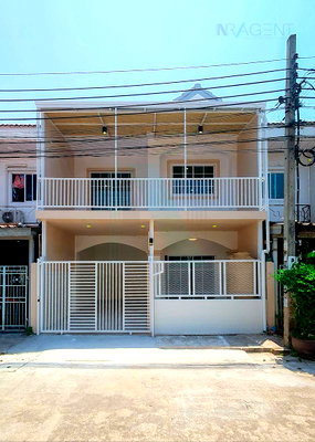 Townhouses for sale : For Sell Town house BUATHONGTHANI PARK VILLE 1 2-story 4 bedroom 2 bathroom