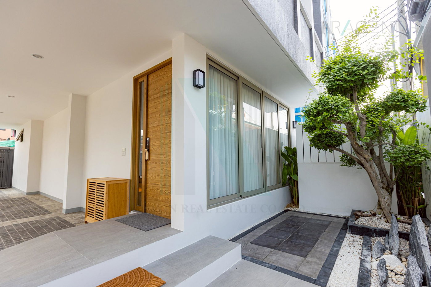 รูป ขายบ้านเดี่ยว โครงการ ซิมมิทรี เกษตร-นวมินทร์ 4 ชั้น 3 ห้องนอน 4 ห้องน้ำ - รูปที่ 2/8