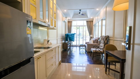 Grand Florida Beachfront Pattaya Pool Access Condo for Rent
