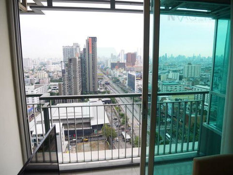 🎉 For Rent Condo LIFE RATCHADAPISEK Building 1, Floor 21,2 bed room, Room size 45.00 sqm