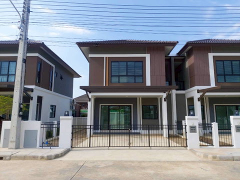 ขายบ้านแฝดหน้าสวน กาญจน์กนกวิลล์26 สันกลาง