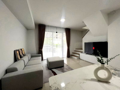 เช่าทาวน์โฮม เมกะ บางนา : 🏡 ให้เช่าทาวน์โฮมโครงการ Pleno Sukhumvit-Bangna 2 ✨ บ้านสวย เฟอร์ครบ พร้อมอยู่ เดินทางสะดวก ใกล้เมกะบางนา