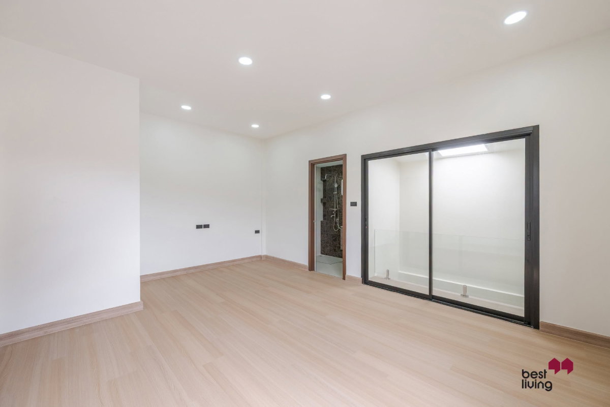 รูป ขายบ้าน หมู่บ้านรุ่งเจริญโชคชัย 4 หลังมุม รีโนเวทใหม่ 200 ตร.ม. - รูปที่ 44/69