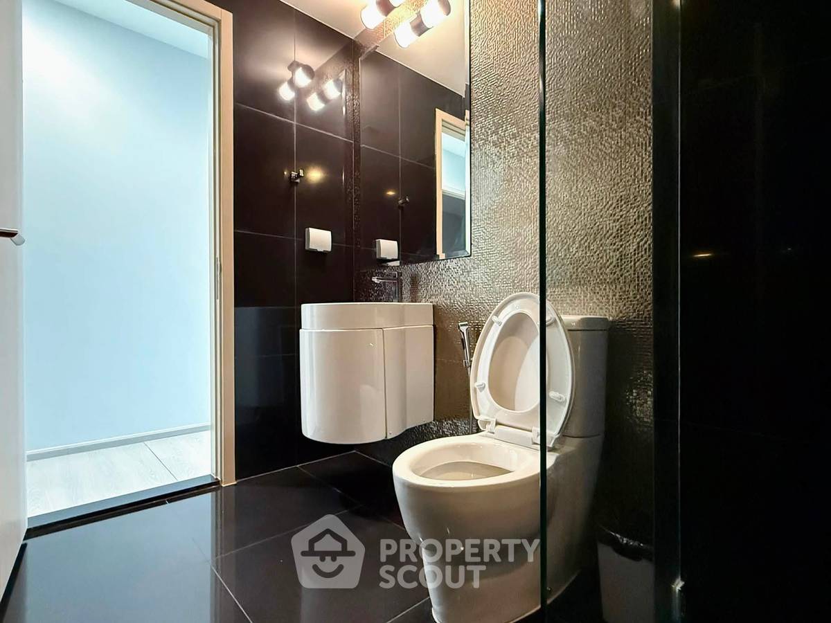 รูป คอนโด 2 ห้องนอน 88 ตร.ม. ที่ Rhythm Sukhumvit 36-38 ใกล้ BTS ทองหล่อ 300 ม. ชั้น 21 (ID 3085729) - รูปที่ 11/20