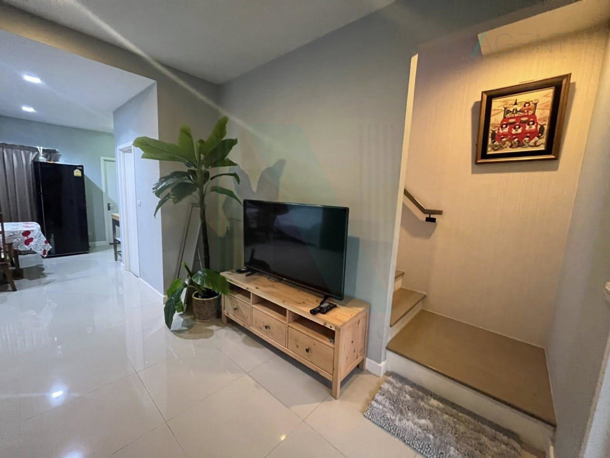 รูป ให้เช่าโฮมออฟฟิศ 3 ชั้น เพล็กซ์ เรสซิเดนซ์ นวมินทร์ 111 3 ห้องนอน 4 ห้องน้ำ - รูปที่ 2/8
