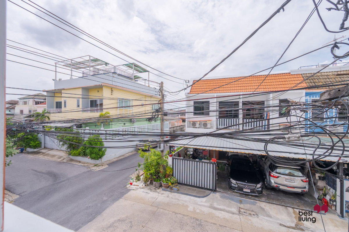 รูป ขายบ้าน หมู่บ้านรุ่งเจริญโชคชัย 4 หลังมุม รีโนเวทใหม่ 200 ตร.ม. - รูปที่ 62/69