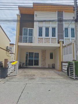 ให้เช่า ทาวน์โฮม หมู่บ้าน Gloden Town บางนา กิ่งแก้ว ขนาด 120 ตร.ม. 4 ห้องนอน