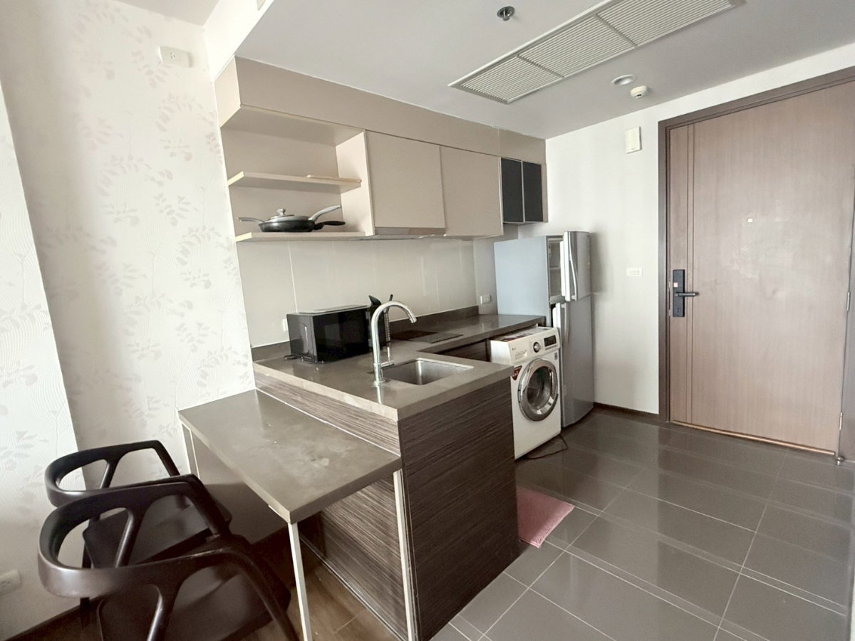 รูป ราคาพิเศษ ห้องสวย ให้เช่า Onyx พหลโยธิน วิวสวย เฟอร์นิเจอร์เครื่องใช้ครบ พร้อมอยู่ทันที - รูปที่ 4/6