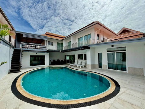 ให้เช่าบ้านพูลวิลล่า T.W. Palm Resort พัทยา บ้านหรู พร้อมอยู่