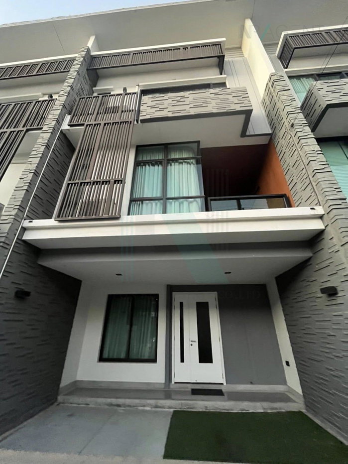 รูป ให้เช่าโฮมออฟฟิศ 3 ชั้น เพล็กซ์ เรสซิเดนซ์ นวมินทร์ 111 3 ห้องนอน 4 ห้องน้ำ - รูปที่ 1/8