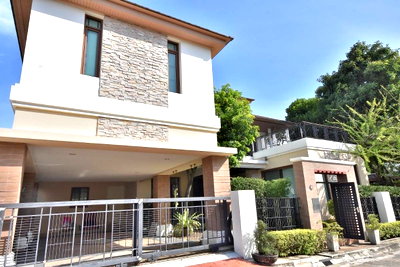 บ้านเดี่ยวให้เช่า : ให้เช่า 3 นอน 109.9 ตร.ว พร้อมเข้าอยู่ -- โทรด่วน 094-641-5974