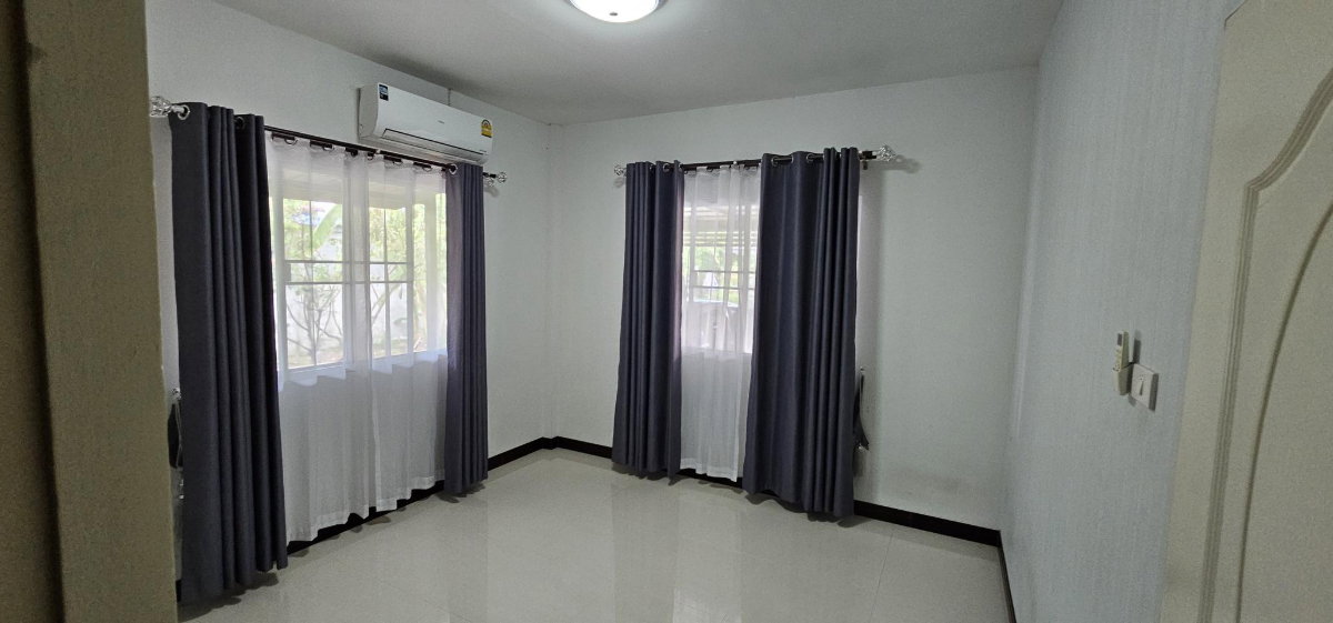 รูป ขายบ้านเดี่ยวชั้นเดียวลำลูกกาคลอง 7 เนื้อที่ 71 ตรว. ใหญ่คุ้ม จอดรถ 3 คัน ต่อเติมครบพร้อมอยู่ 2.59 ล้าน - รูปที่ 2/10