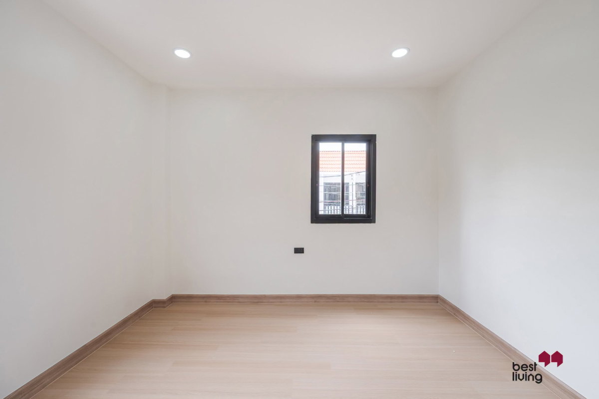 รูป ขายบ้าน หมู่บ้านรุ่งเจริญโชคชัย 4 หลังมุม รีโนเวทใหม่ 200 ตร.ม. - รูปที่ 51/69