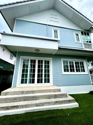 บ้านเดี่ยวให้เช่า : ให้เช่าบ้านเดี่ยว บุราสิริ ปัญญาอินทรา บ้านสวยพร้อมอยู่ เฟอร์นิเจอร์ครบ แอร์ทุกห้อง ทำเลคุณภาพ บรรยากาศรีสอร์ต พร้อมความปลอดภัยระดับพรีเมียม