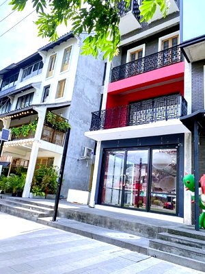 Shophouses for rent Nimibutr Stadium : BTS National Stadium 900 m. Am Park Samyan 150 m. Commercial building for rent, 4 floors, 18 sq m, 300 sq m, 5 bedrooms, 3 bathrooms, Banthat