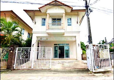ขายบ้านเดี่ยว : ขายบ้านแฝด โครงการ บ้านปริญญดา เทพารักษ์ 2 ชั้น 3 ห้องนอน 3 ห้องน้ำ