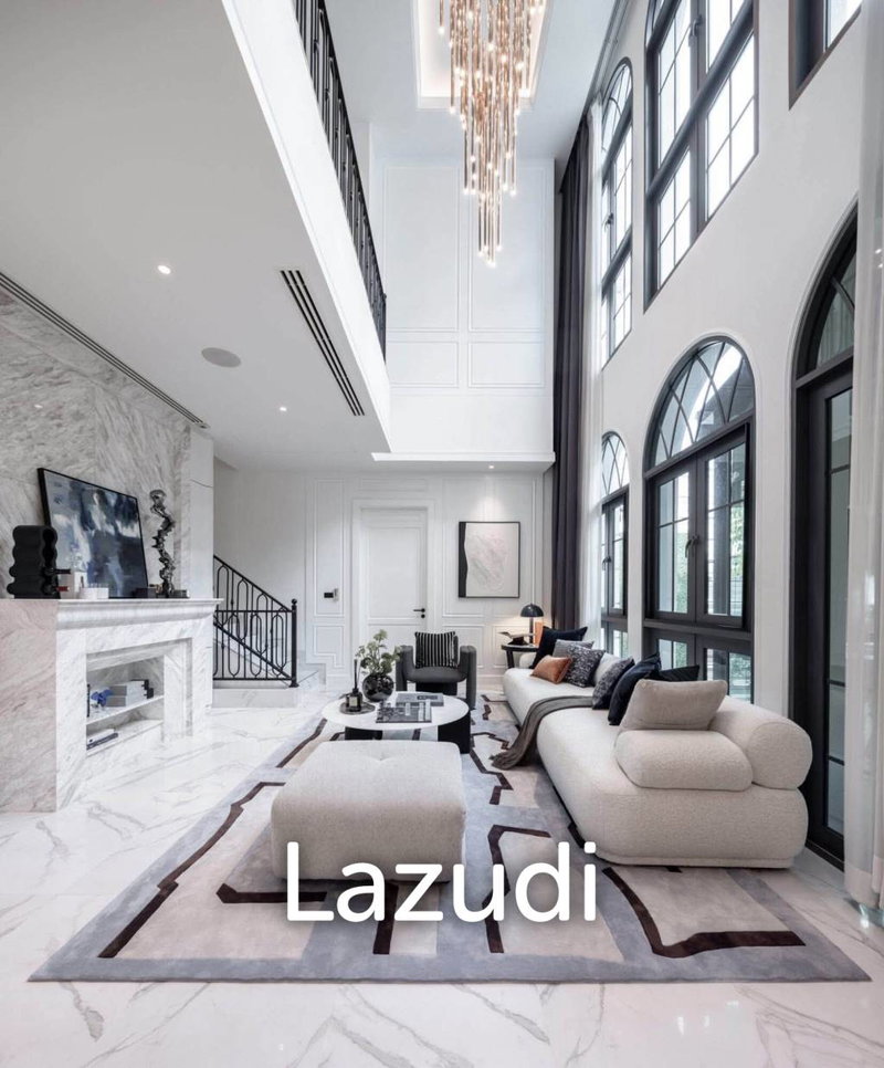 Houses for sale : 4 Bed 5 Bath 500 SQ.M The Boulevard Ekkamai