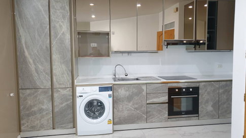 Available for rent! Supalai Park Phahonyothin. 0 Meter to BTS Station with a spacious living 3 Bedroom. High floor best of view. Ready to move in.