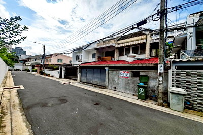 บ้านแฝด MRT สุทธิสาร : ขายบ้านแฝด 2 ชั้น ซอยสบายใจ รัชดา-สุทธิสาร-ลาดพร้าว ใกล้รถ MRT สุทธิสาร 
