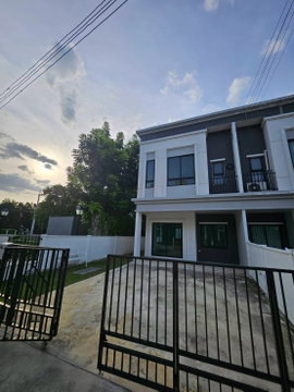 Britania Town Bangna KM.17 5 bedrooms, for sale