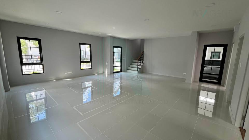 รูป ให้เช่าบ้านเดี่ยว 2 ชั้น เซนโทร บางนา 4 ห้องนอน 4 ห้องน้ำ - รูปที่ 2/8