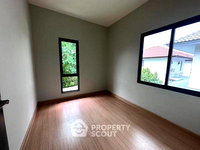 Houses for sale : 3-BR House For Sale, 141 Sqm | Baan Kanchana Nok 22, Chai Sathan (ID 3084588)