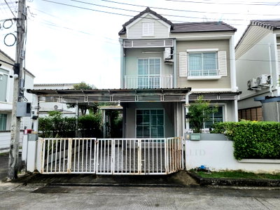 บ้านเดี่ยว สนามบินสุวรรณภูมิ : ขายบ้านแฝด โครงการ เดอะวิลเลจ บางนา - วงแหวน 2 2 ชั้น 3 ห้องนอน 2 ห้องน้ำ