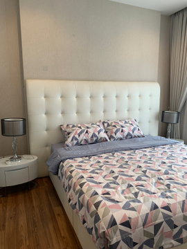 Available for rent! Ivy Ampio. A Spacious 1 Bedroom with 45sqm. High floor with best Ratchada View. 0 Meter to the Station. Ready to move in.