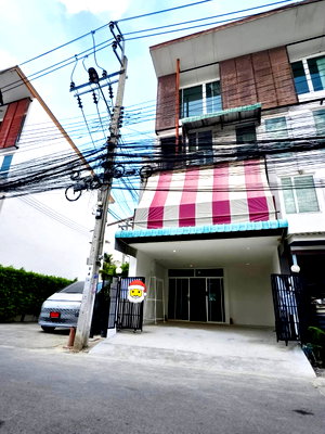 เช่าทาวน์โฮม สถานีรถไฟฟ้าแจ้งวัฒนะ-ปากเกร็ด 28 : 🏡 RENT / SALE | The Attic Lite แจ้งวัฒนะ 24 4 ห้องนอน 3 ห้องน้ำ ทาวน์โฮมสไตล์โมเดิร์น หลังเซ็นทรัล แจ้งวัฒนะ